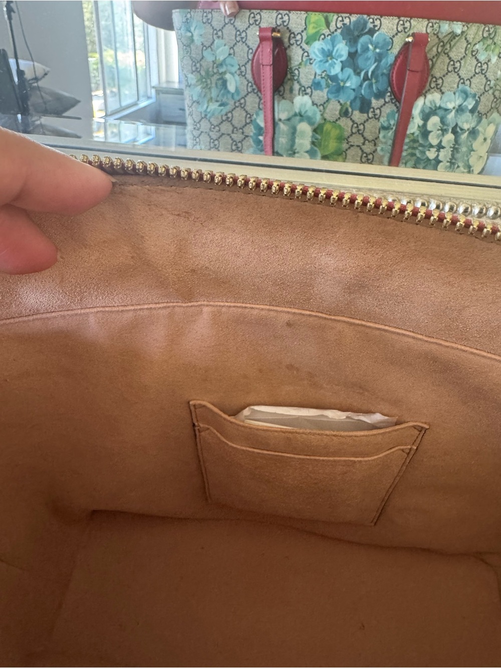 Gucci GG Supreme Monogram Blooms Medium. EUC. - Picture 7 of 16